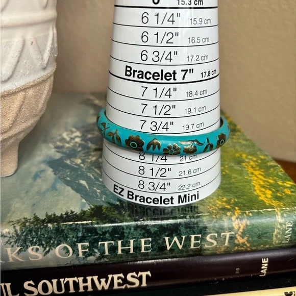 Beautiful Blue & Gold Bangle Bracelet - Picture 5 of 9